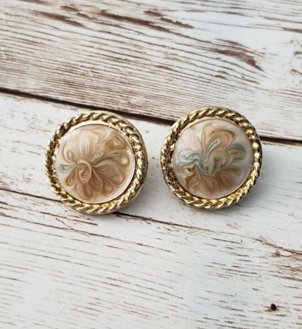 Vintage Clip On Earrings - Unusual Pattern Circle 7/8"